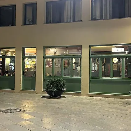 Zoo Loco Hotel 2*