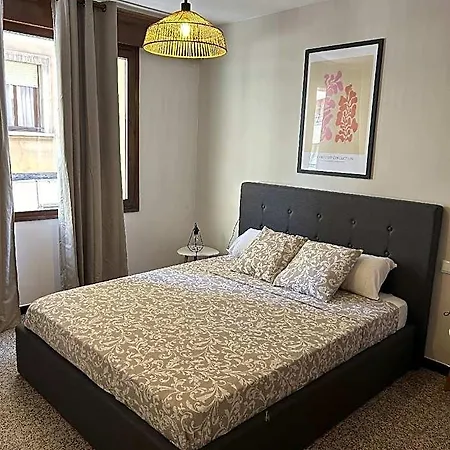 Zoo Loco Hotel